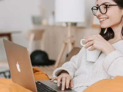 girl with laptop